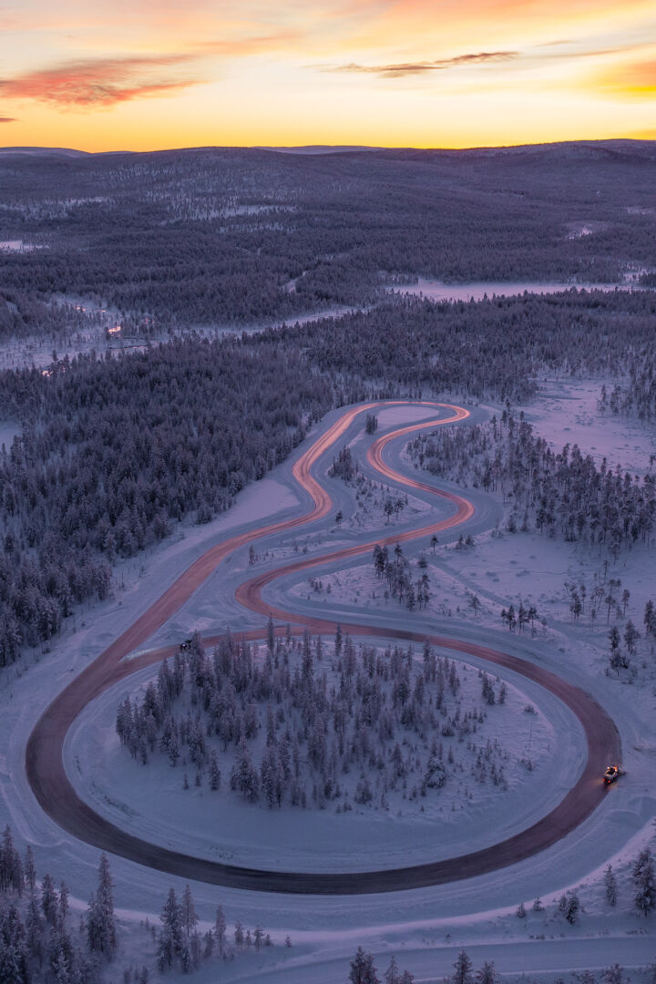 Ivalon testirata illalla kuvattuna