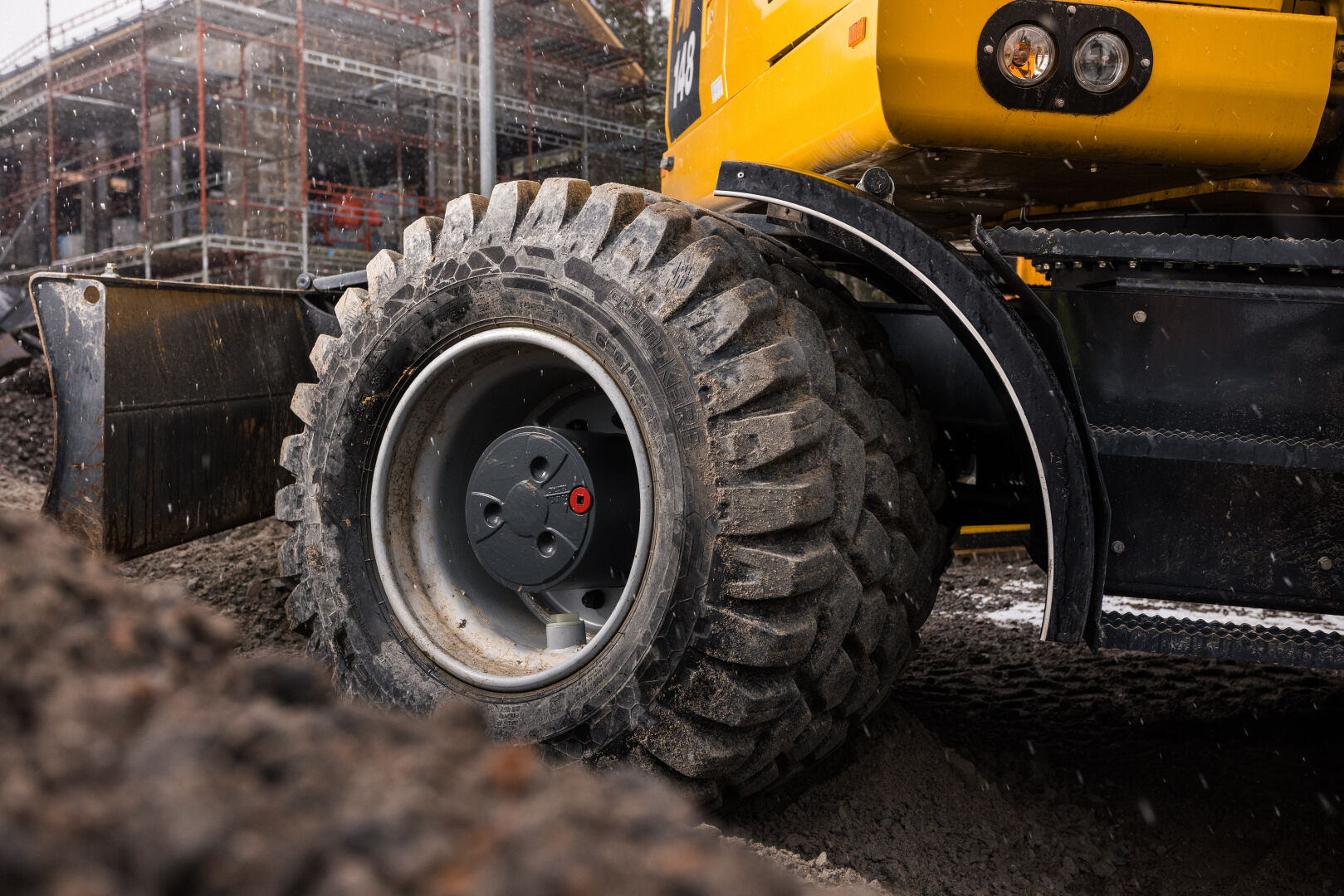 Nokian Tyres raskas rengas traktorin alla