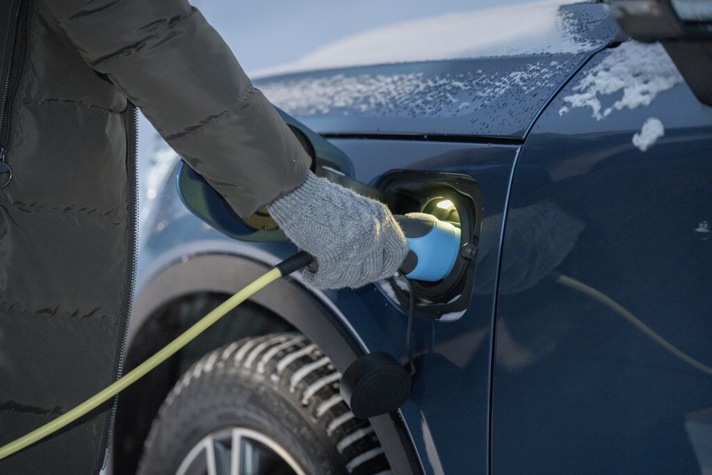 Nokian Tyres EV charged in winter