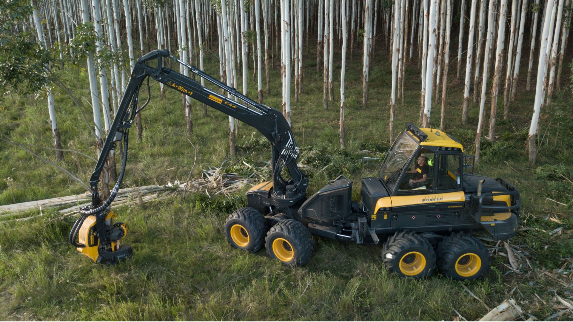 Neumáticos Nokian Forest King TRS 2 en una cosechadora sin orugas ni cadenas