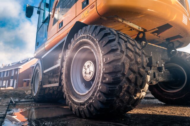 New possibilities for earthmoving tires – Nokian Tyres presents new products for more efficient contracting work at Maxpo fair