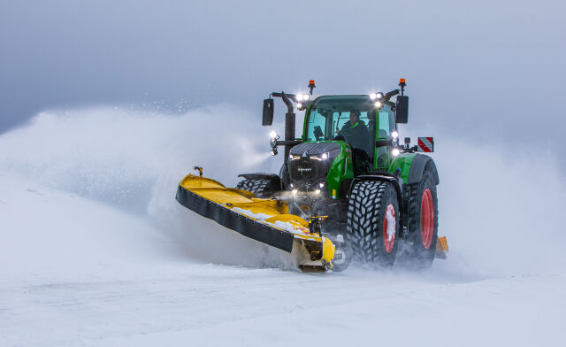 Deux nouvelles dimensions pour le pneu toutes saisons Hakkapeliitta TRI M+S de Nokian Tyres améliorent la sécurité et l'efficacité du travail des tracteurs de fortes puissances dans des conditions hivernales