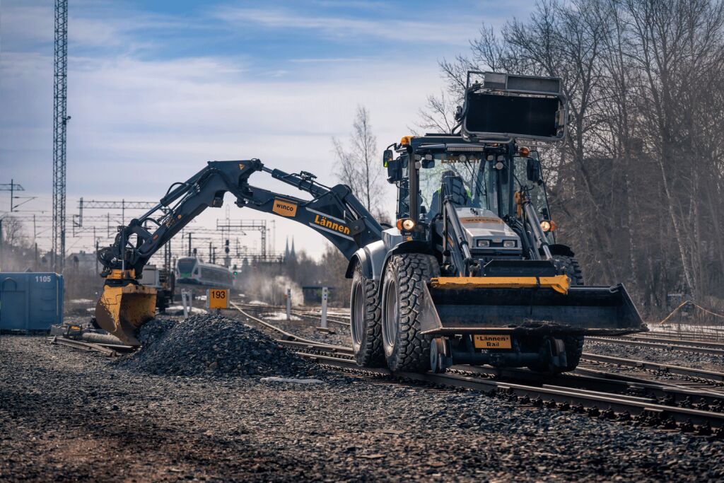 Special tire for special application – the Nokian Ground Kare Semi-Slick tire for backhoe loaders is tailormade for railway use