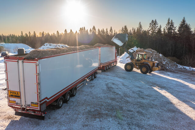 Nokian Renkaat lanseeraa Nokian Tyres Hakkapeliitta Truck D2 -renkaan, joka tarjoaa pitoa, kulutuskestävyyttä ja vakautta talvisille teille 