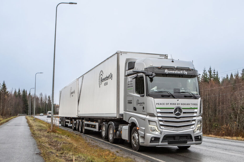 En ny era av prestanda i alla väder – Nokian Tyres lanserar däckserien Hakka Truck 2 med bättre grepp och slitstyrka för skiftande förhållanden