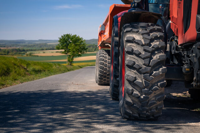 Effective versatility in the most common sizes – the Nokian Ground King hybrid tractor tire range to cover twenty different sizes