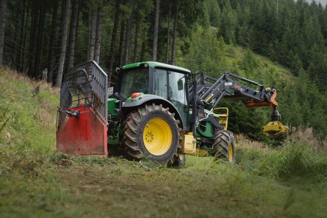 Pneu robuste pour des conditions difficiles, le nouveau pneu Nokian TR Forest 2 offre une résistance et une stabilité éprouvées en forêt pour les tracteurs forestiers légers et moyens