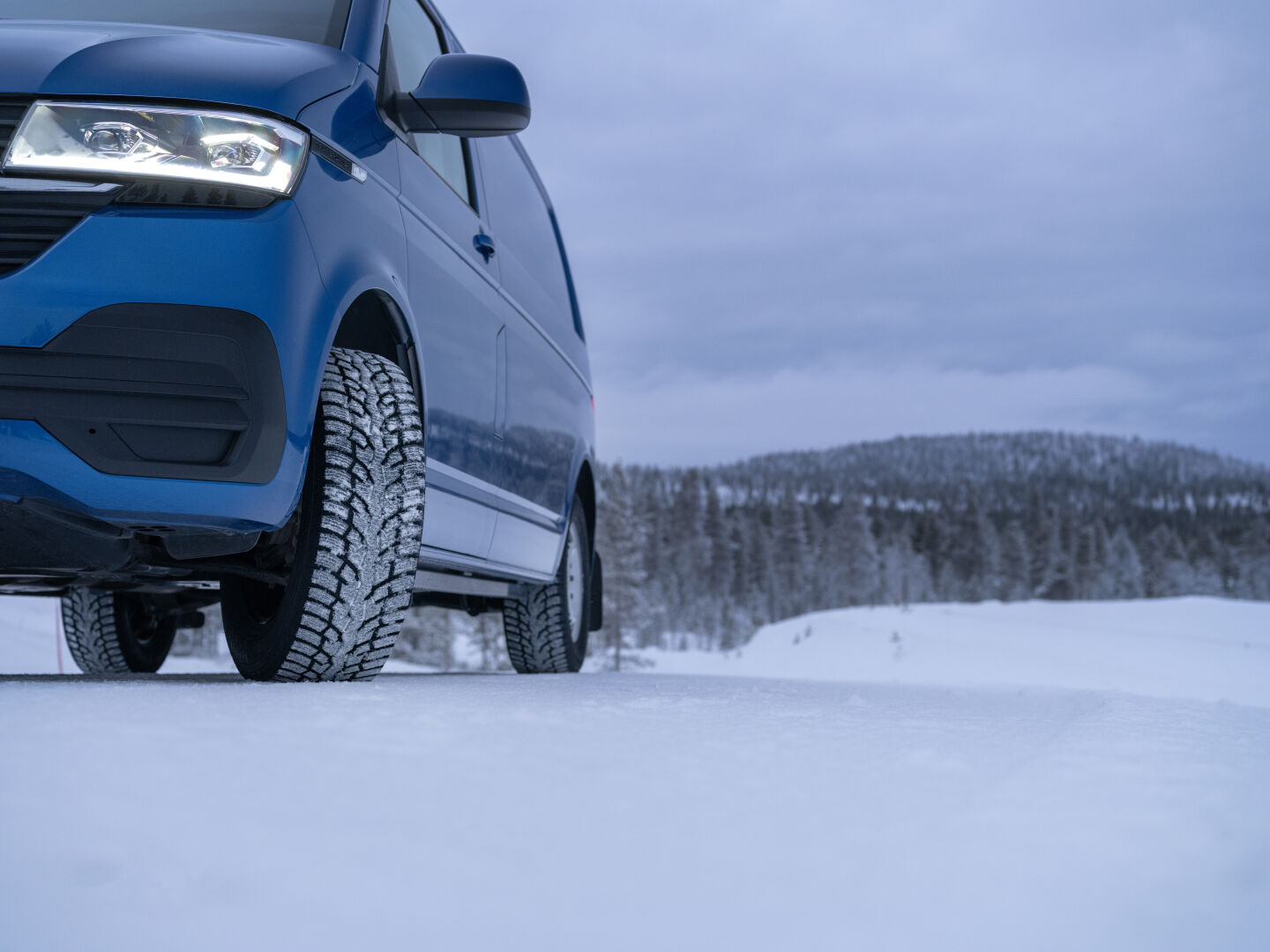 Nokian Tyres Hakkapeliitta CR4 - Stable handling, comfortably quiet / Nokian  Tyres