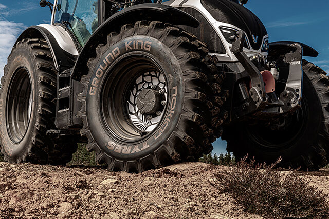 Polyvalence et efficacité dans les dimensions les plus courantes : la gamme de pneus hybrides pour tracteurs  Nokian Ground King couvre désormais 20 tailles différentes